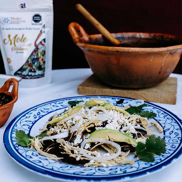 chilaquiles de mole